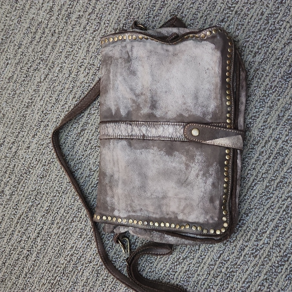Vera Pelle Crossbody